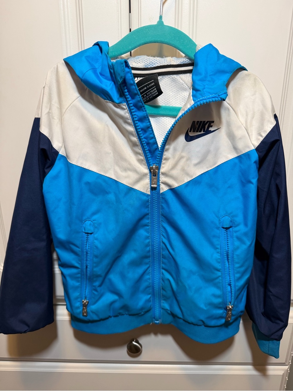 Nike kids windbreaker 4T